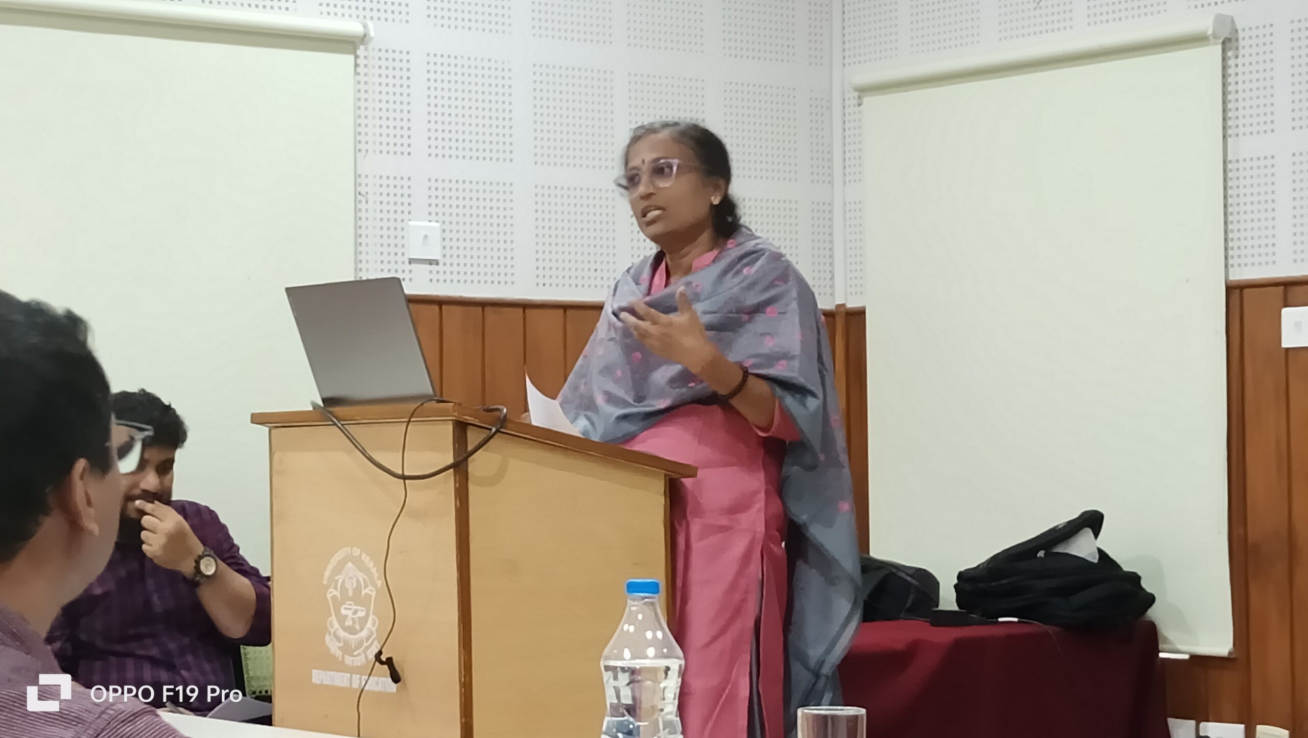 PhD pre-submission seminar: external expert Prof. (Dr.) A. Minikutty speaking at the podium